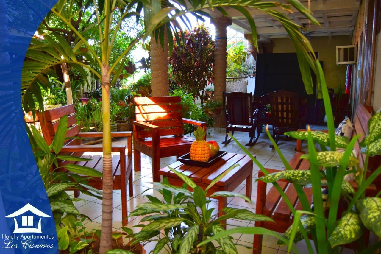 Hotel Y Apartments Los Cisneros Managua Exterior photo